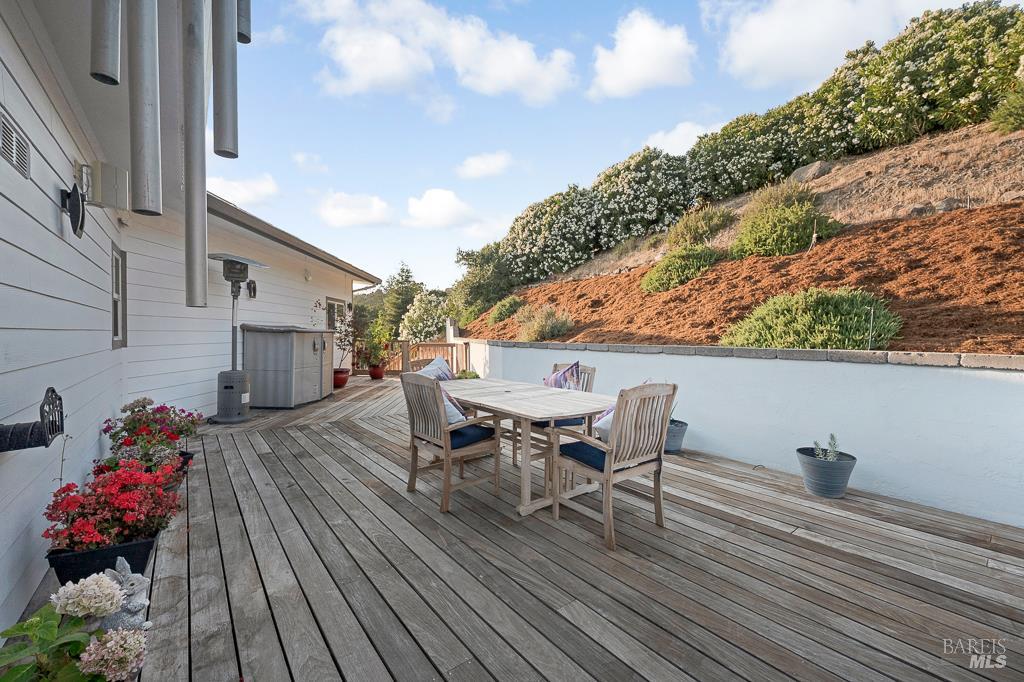 Detail Gallery Image 70 of 75 For 5560 Crystal Dr, Santa Rosa,  CA 95404 - 3 Beds | 2/1 Baths