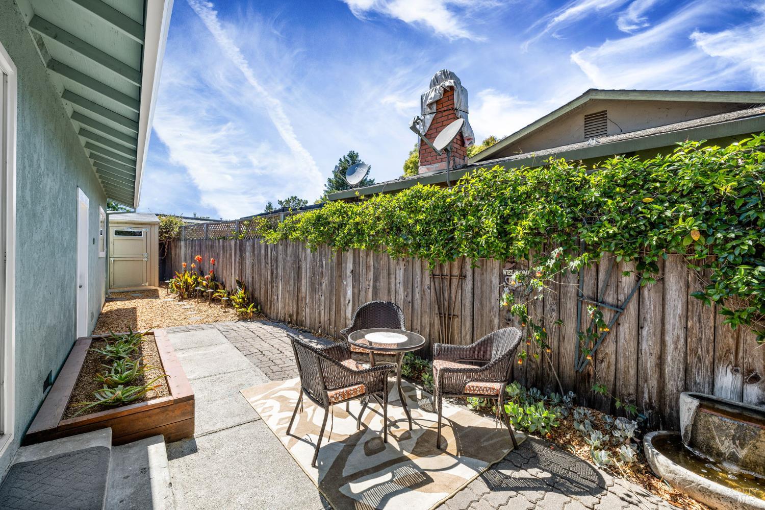 Detail Gallery Image 14 of 54 For 7449 Adrian Dr, Rohnert Park,  CA 94928 - 3 Beds | 2 Baths