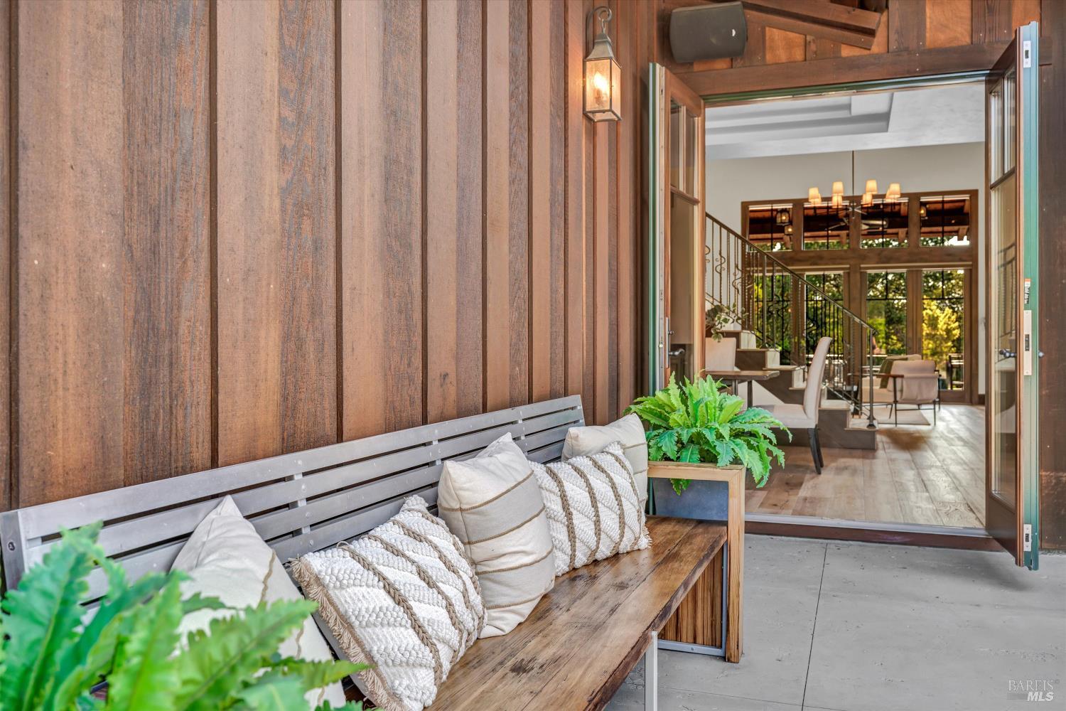 Detail Gallery Image 6 of 57 For 231 Poppy Hill Dr, Healdsburg,  CA 95448 - 4 Beds | 3/1 Baths