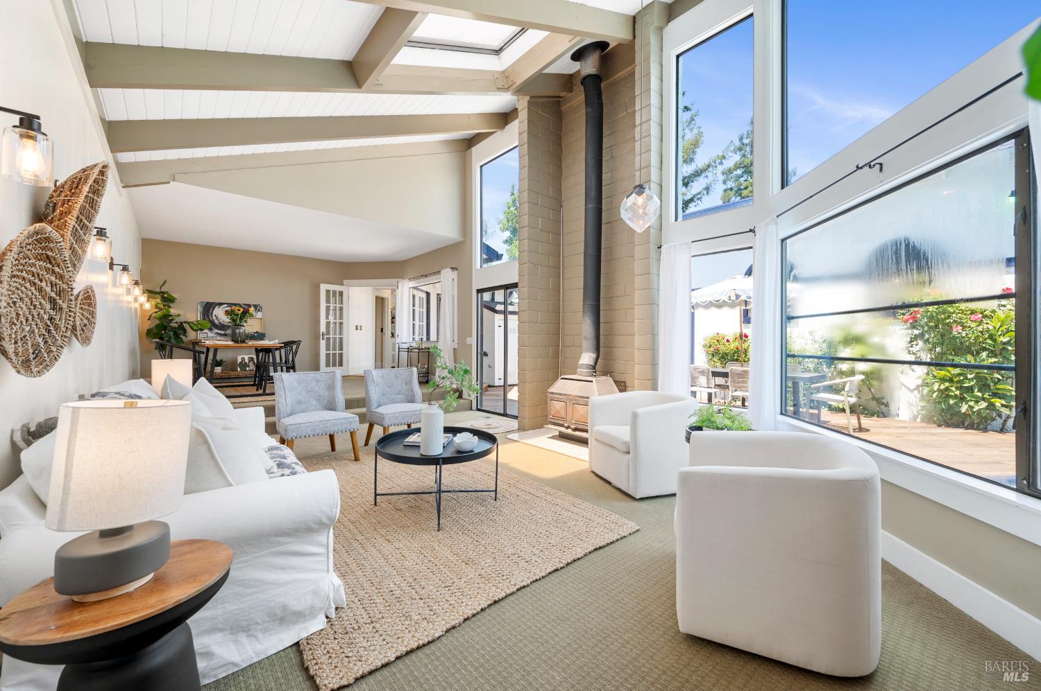 Detail Gallery Image 32 of 66 For 5740 Old Redwood Hwy, Penngrove,  CA 94951 - 3 Beds | 3 Baths