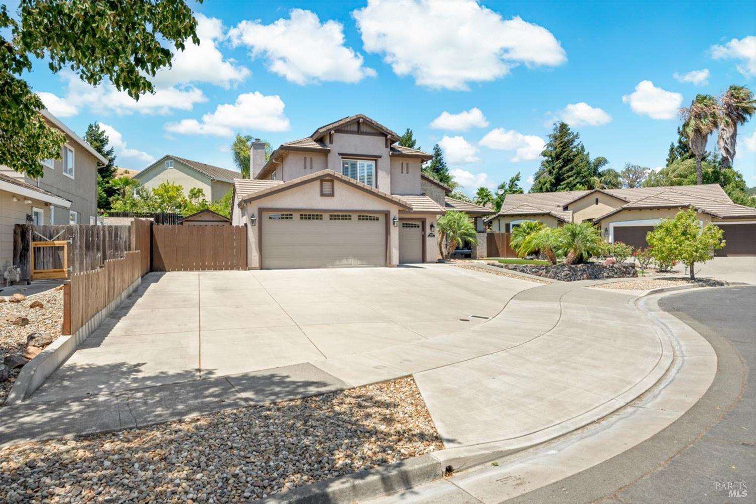 Detail Gallery Image 3 of 96 For 3305 Hillridge Ct, Fairfield,  CA 94534 - 4 Beds | 3 Baths