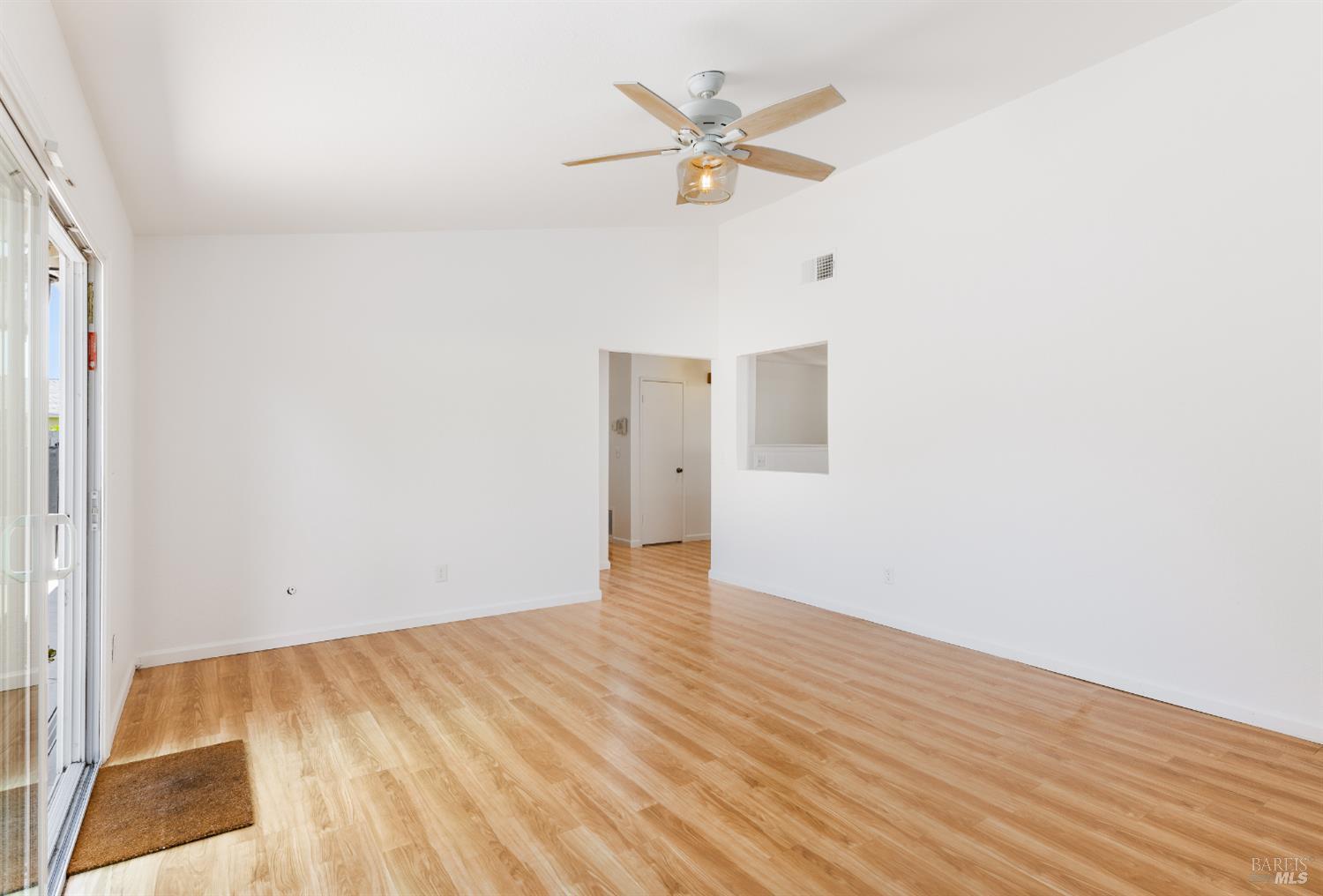 Detail Gallery Image 15 of 19 For 1523 Wimbledon Ct, Santa Rosa,  CA 95401 - 4 Beds | 2 Baths