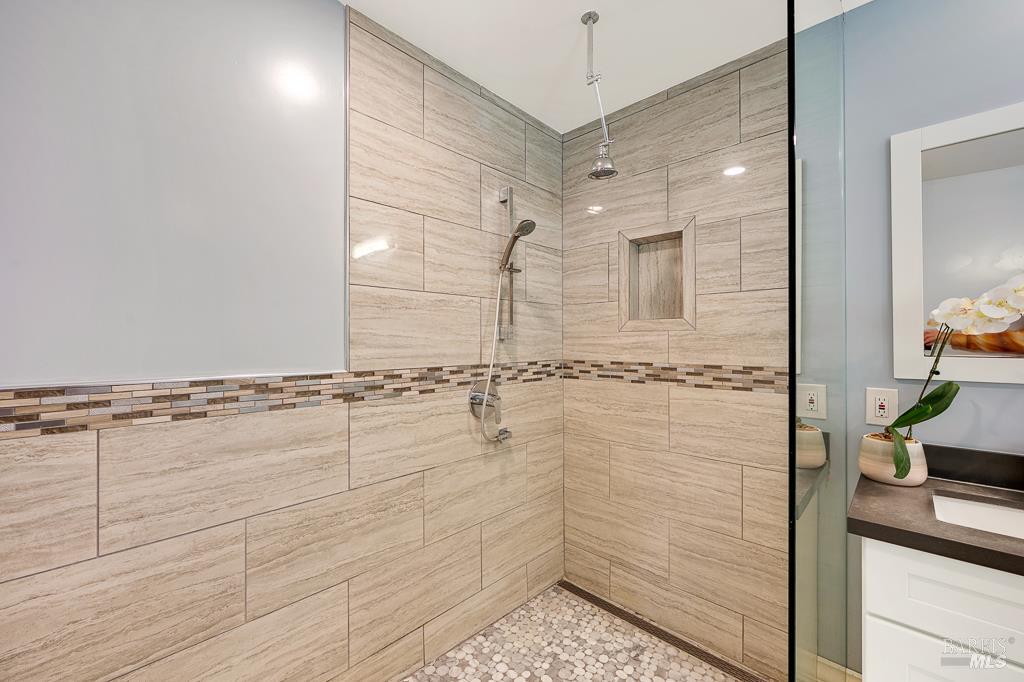 Detail Gallery Image 41 of 75 For 5560 Crystal Dr, Santa Rosa,  CA 95404 - 3 Beds | 2/1 Baths