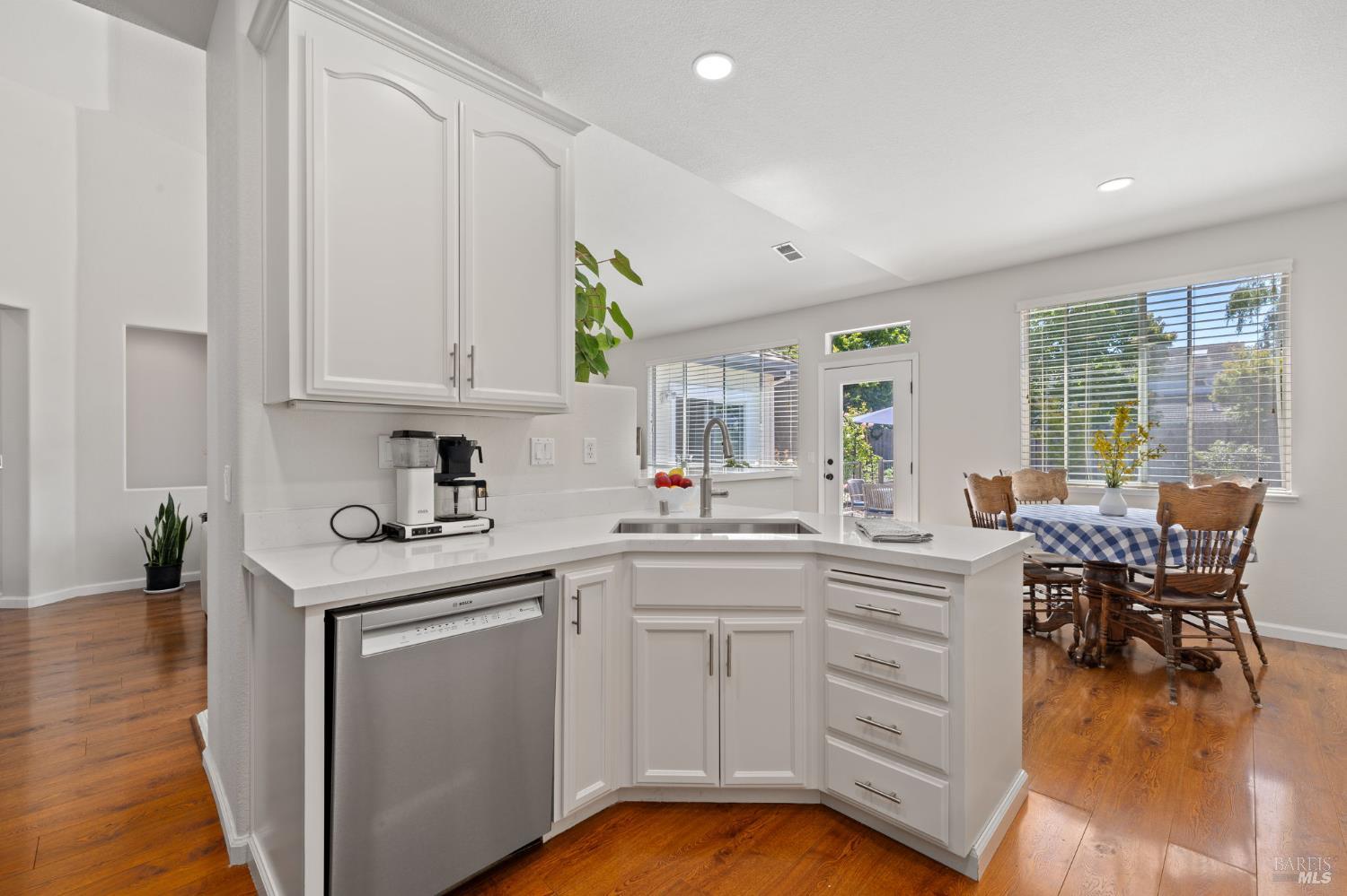 Detail Gallery Image 15 of 47 For 1628 Andover Way, Petaluma,  CA 94954 - 4 Beds | 2 Baths