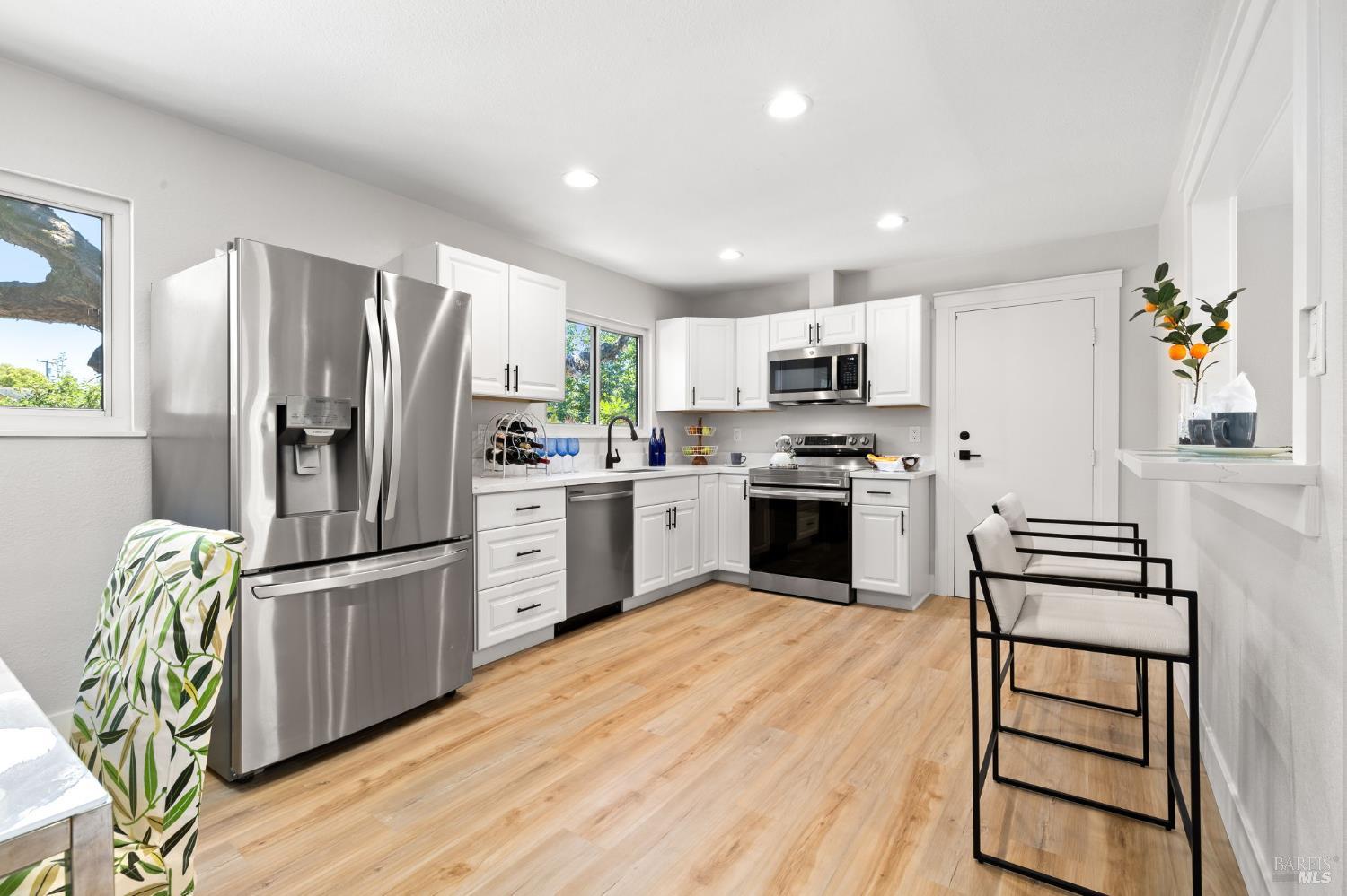 Detail Gallery Image 2 of 54 For 7449 Adrian Dr, Rohnert Park,  CA 94928 - 3 Beds | 2 Baths