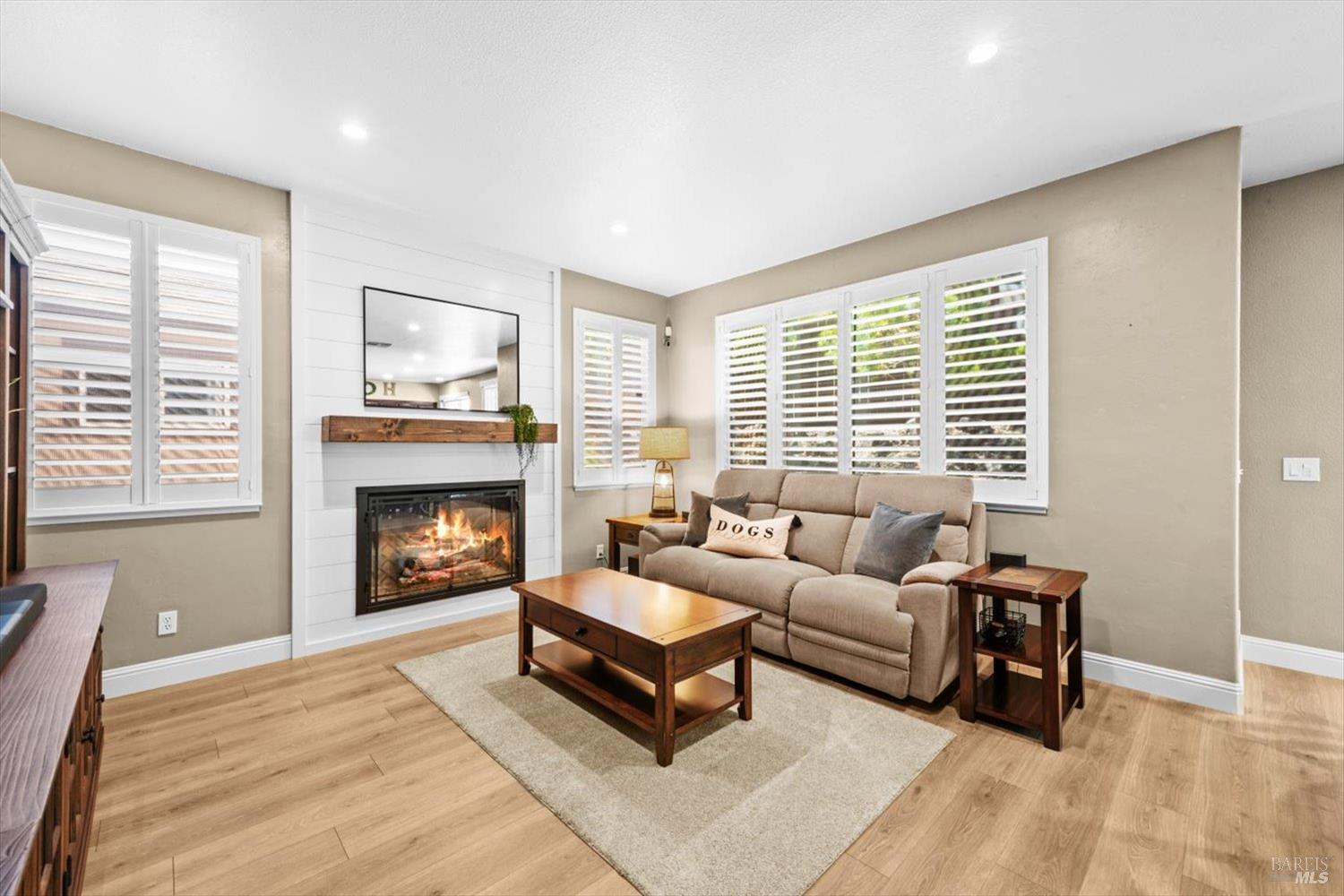 Detail Gallery Image 38 of 96 For 3305 Hillridge Ct, Fairfield,  CA 94534 - 4 Beds | 3 Baths