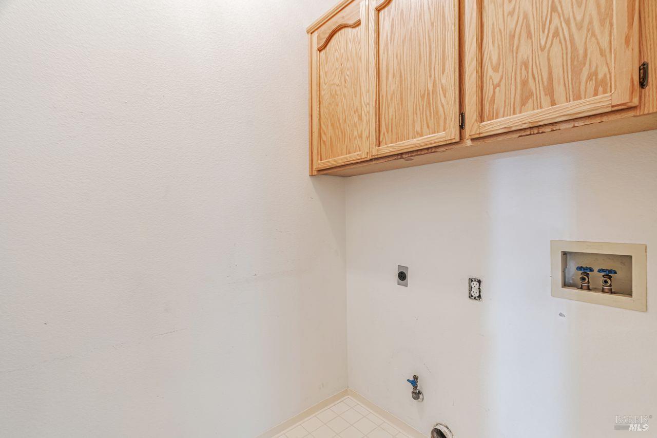 Detail Gallery Image 38 of 43 For 1705 Andover Way, Petaluma,  CA 94954 - 4 Beds | 2 Baths