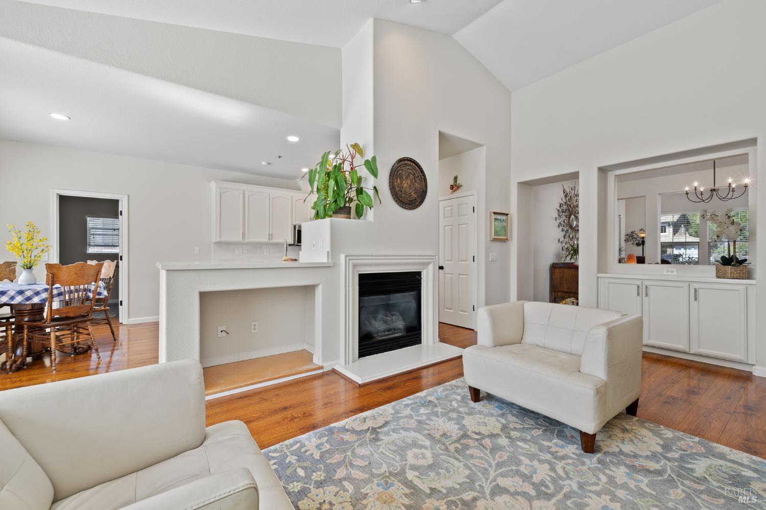 Detail Gallery Image 10 of 47 For 1628 Andover Way, Petaluma,  CA 94954 - 4 Beds | 2 Baths