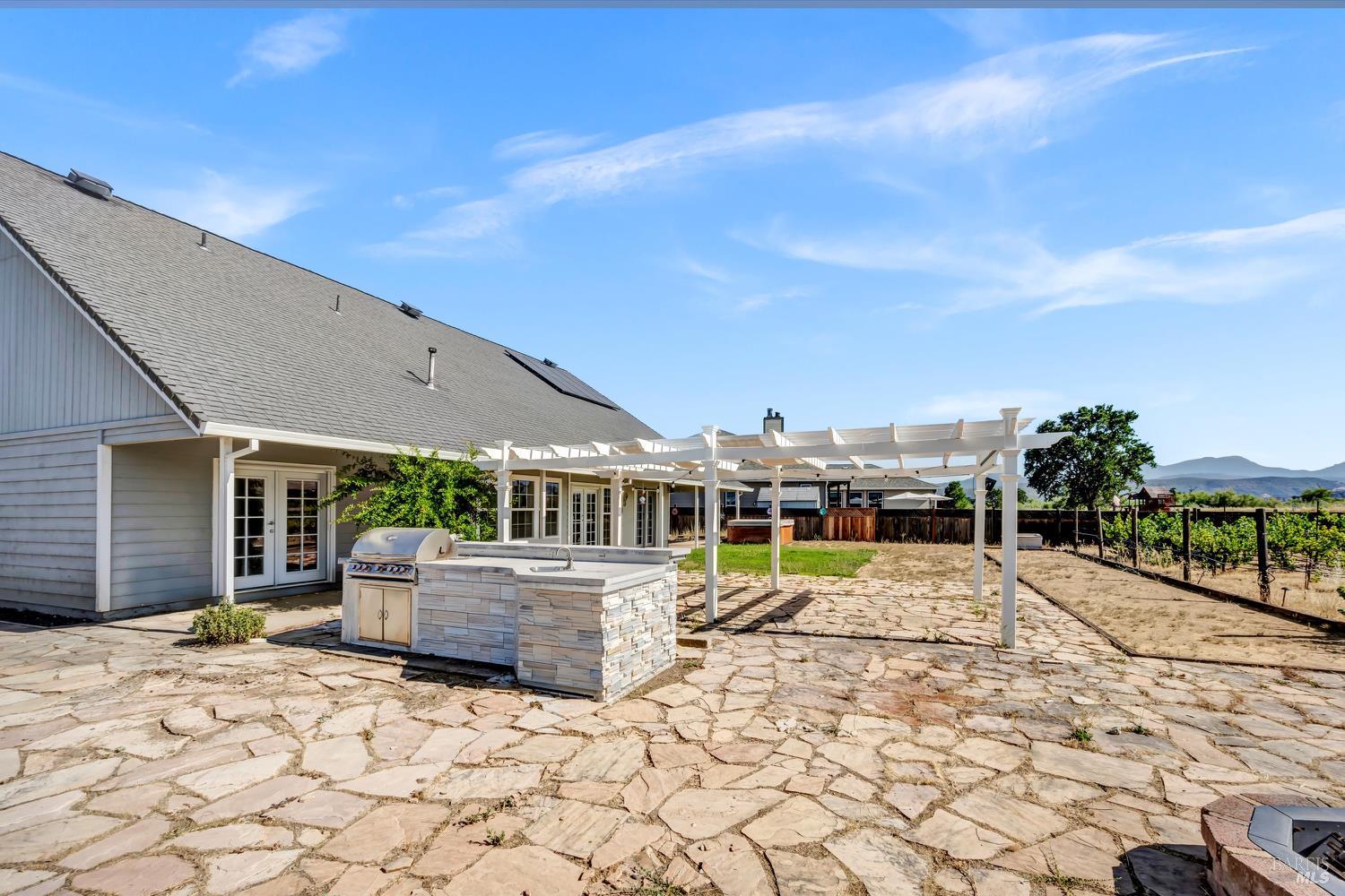 Detail Gallery Image 31 of 38 For 18695 Horseshoe Rd, Hidden Valley Lake,  CA 95467 - 3 Beds | 2/1 Baths