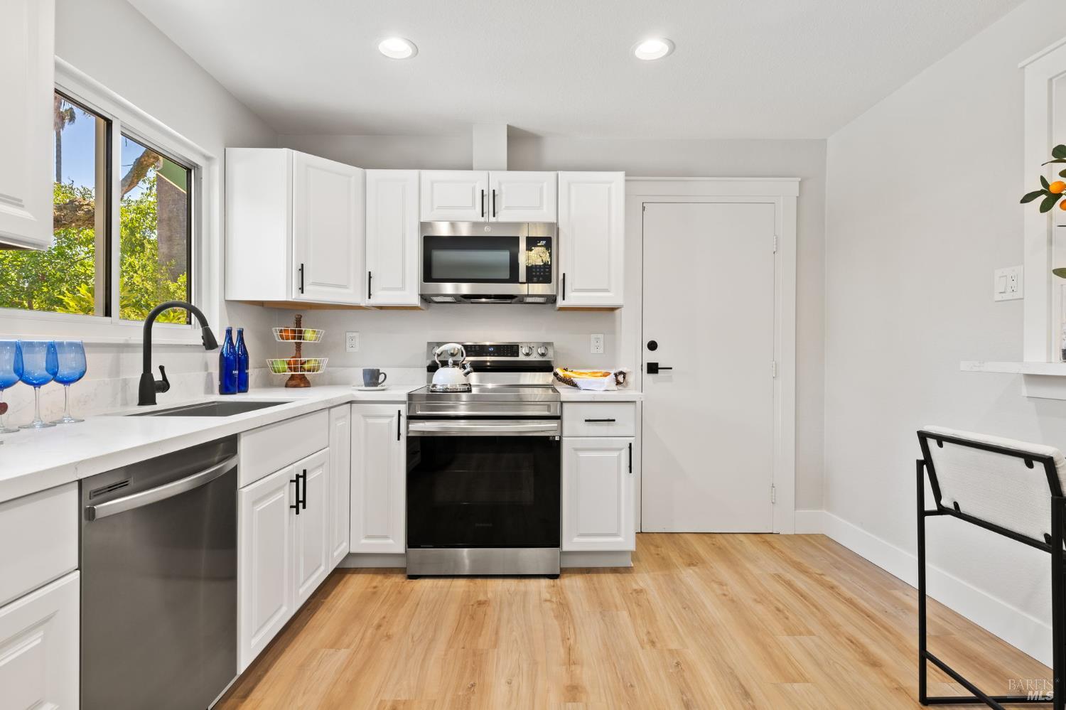 Detail Gallery Image 29 of 54 For 7449 Adrian Dr, Rohnert Park,  CA 94928 - 3 Beds | 2 Baths