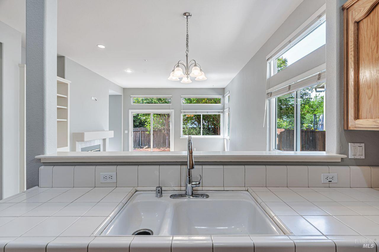 Detail Gallery Image 19 of 43 For 1705 Andover Way, Petaluma,  CA 94954 - 4 Beds | 2 Baths