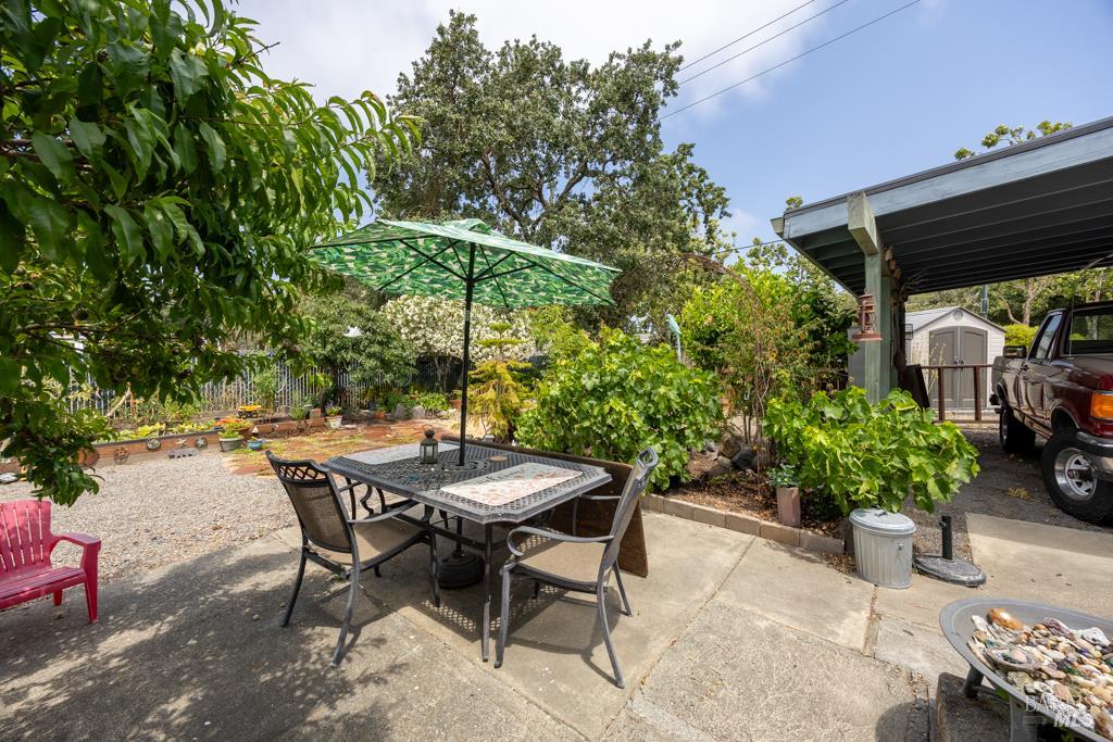 Detail Gallery Image 12 of 16 For 8547 Old Redwood Hwy, Windsor,  CA 95492 - 3 Beds | 2 Baths