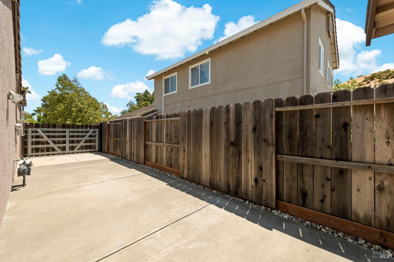 Detail Gallery Image 75 of 96 For 3305 Hillridge Ct, Fairfield,  CA 94534 - 4 Beds | 3 Baths