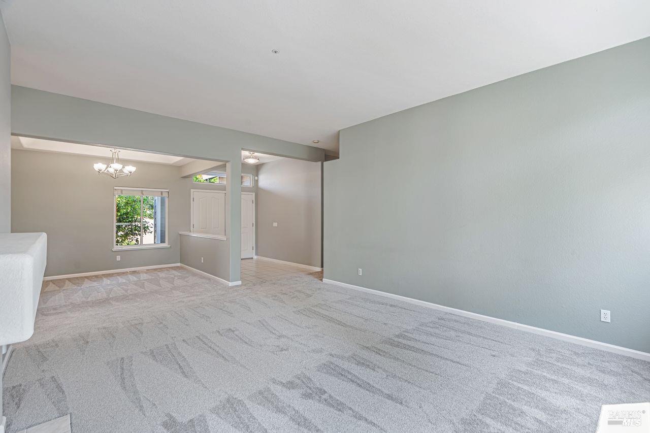 Detail Gallery Image 10 of 43 For 1705 Andover Way, Petaluma,  CA 94954 - 4 Beds | 2 Baths