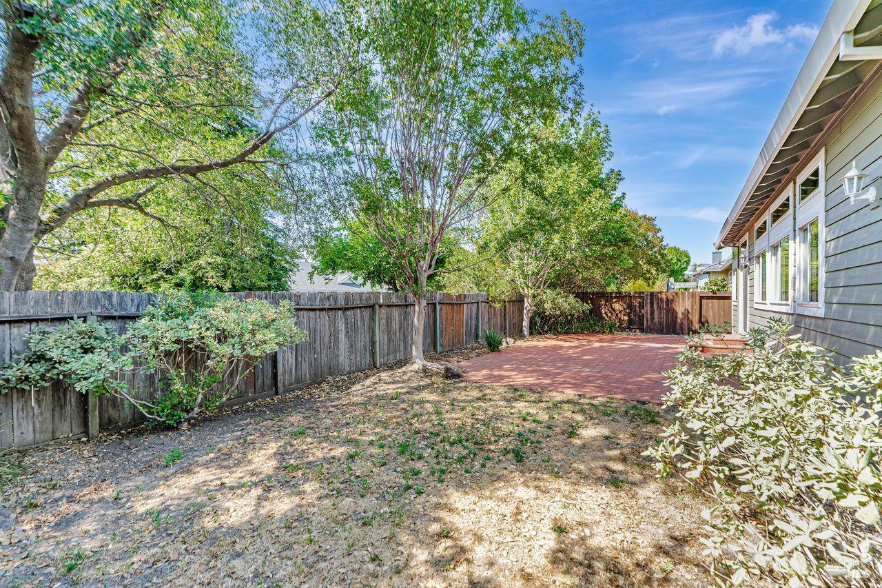 Detail Gallery Image 43 of 43 For 1705 Andover Way, Petaluma,  CA 94954 - 4 Beds | 2 Baths