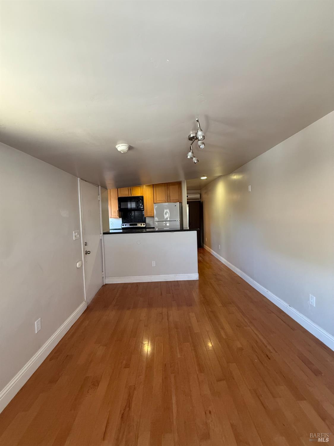 Detail Gallery Image 2 of 23 For 1125 E 5th St a,  Benicia,  CA 94510 - – Beds | – Baths