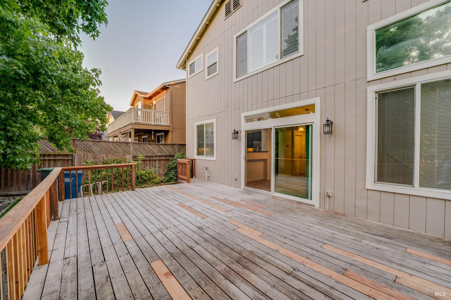 Detail Gallery Image 29 of 31 For 1220 Marque Dr, Rohnert Park,  CA 94928 - 3 Beds | 2/1 Baths