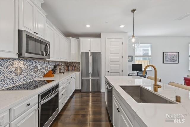 Detail Gallery Image 25 of 30 For 5825 Kristina Pl, Rohnert Park,  CA 94928 - 3 Beds | 3 Baths