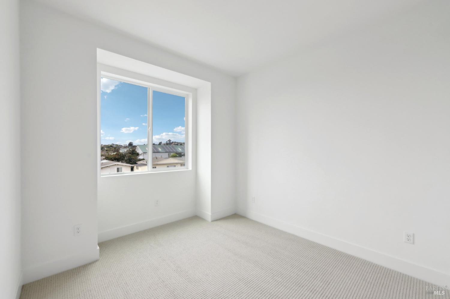 Detail Gallery Image 17 of 31 For 5187 Dalai Lama Ave, Richmond,  CA 94804 - 4 Beds | 4 Baths