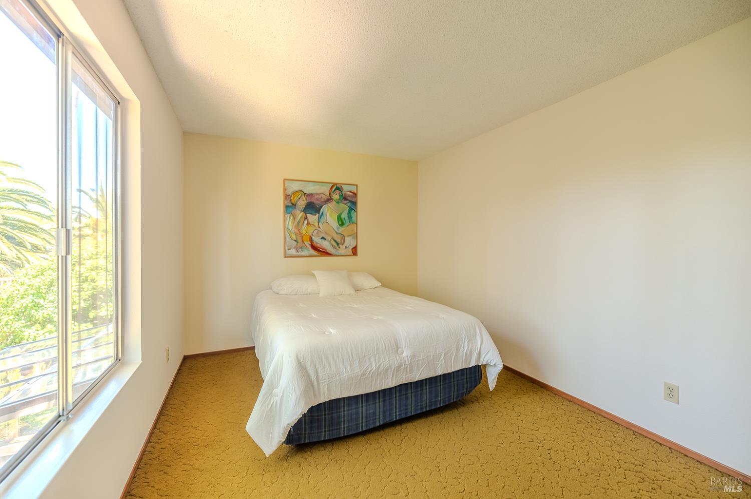 Detail Gallery Image 9 of 33 For 801 Livery Ct, Rohnert Park,  CA 94928 - 4 Beds | 2 Baths
