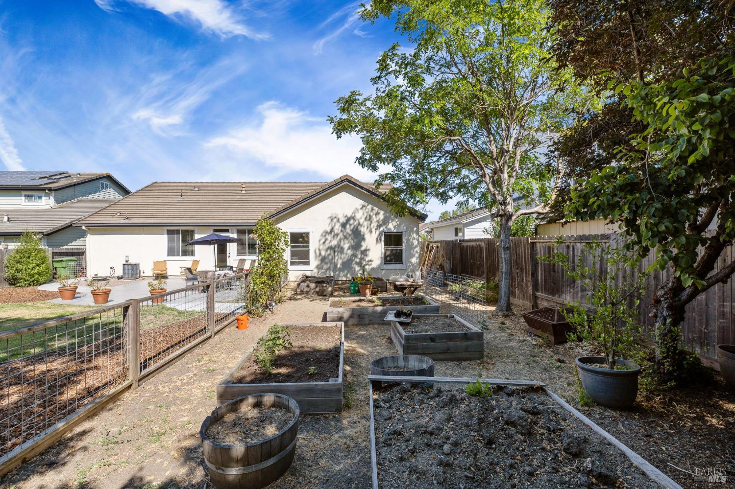 Detail Gallery Image 40 of 47 For 1628 Andover Way, Petaluma,  CA 94954 - 4 Beds | 2 Baths