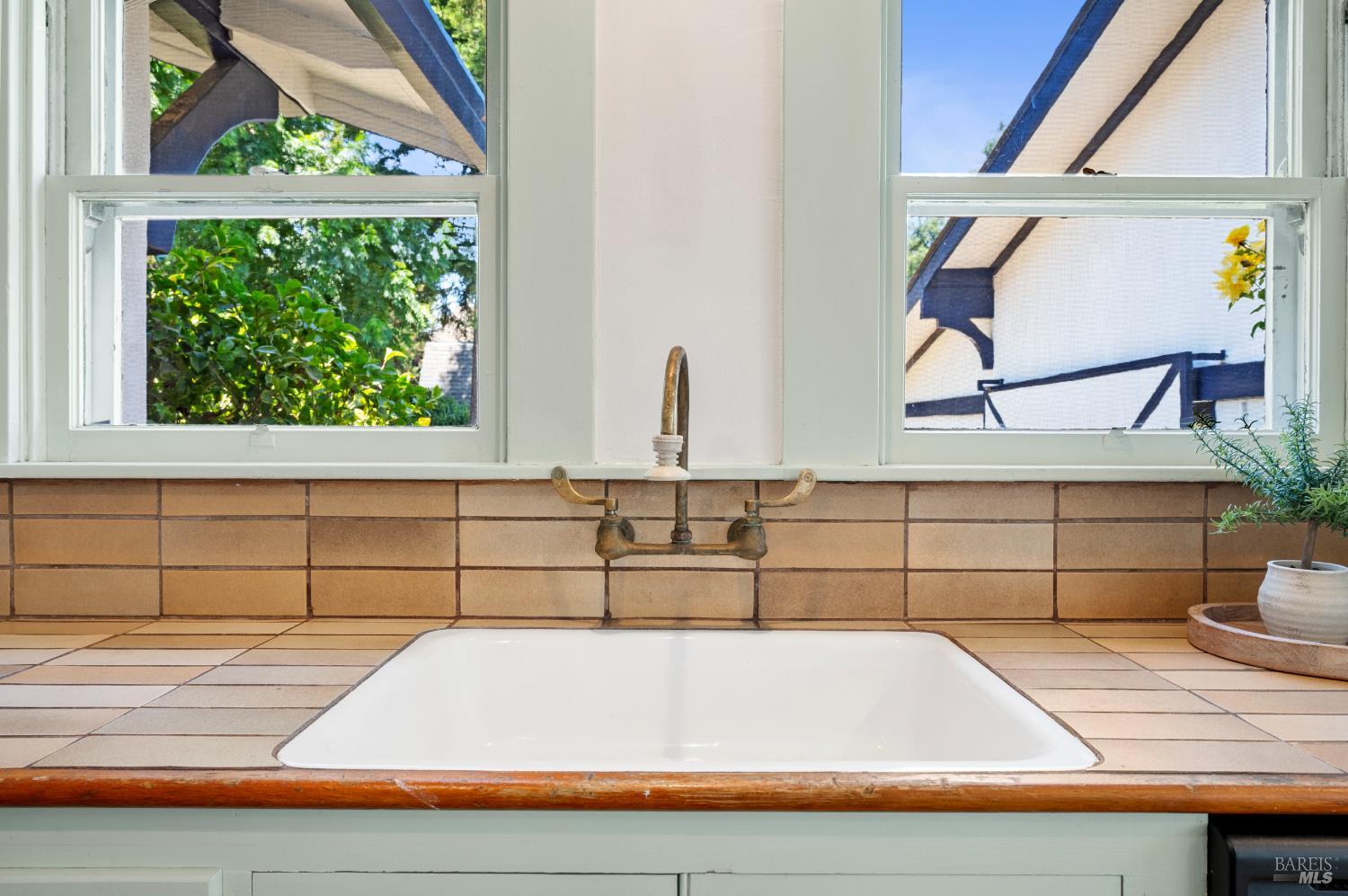 Detail Gallery Image 20 of 66 For 5740 Old Redwood Hwy, Penngrove,  CA 94951 - 3 Beds | 3 Baths