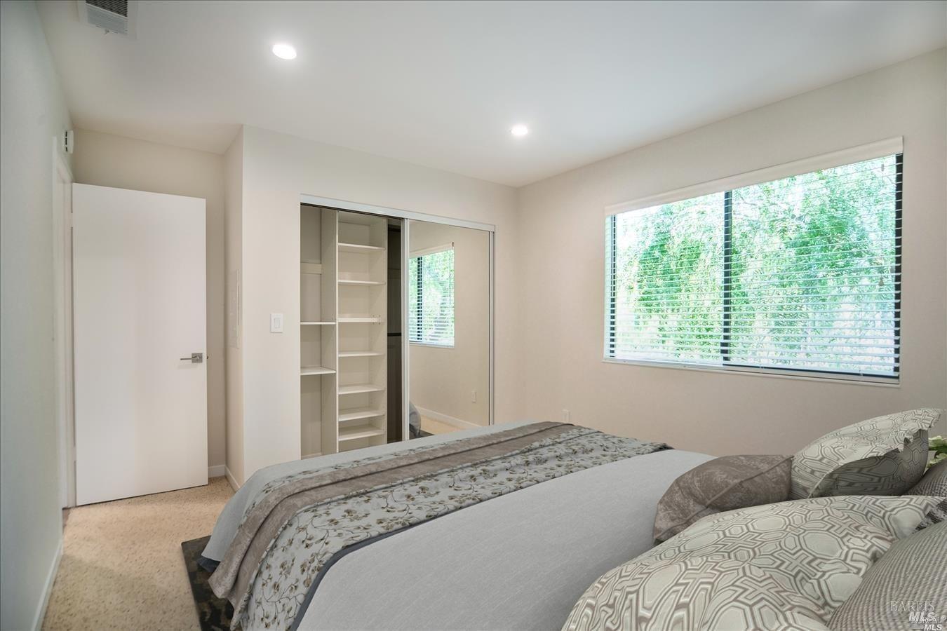 Detail Gallery Image 16 of 28 For 65 Wharf Cir, San Rafael,  CA 94903 - 2 Beds | 1 Baths