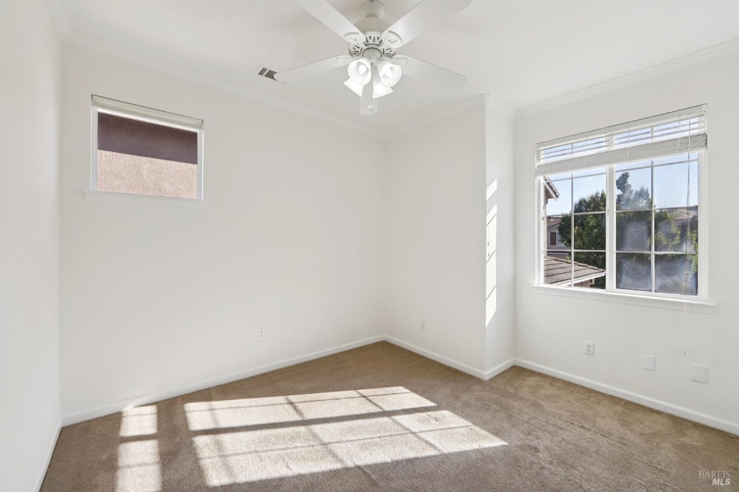 Detail Gallery Image 15 of 33 For 1888 Leaning Oak Dr, Fairfield,  CA 94534 - 3 Beds | 2/1 Baths
