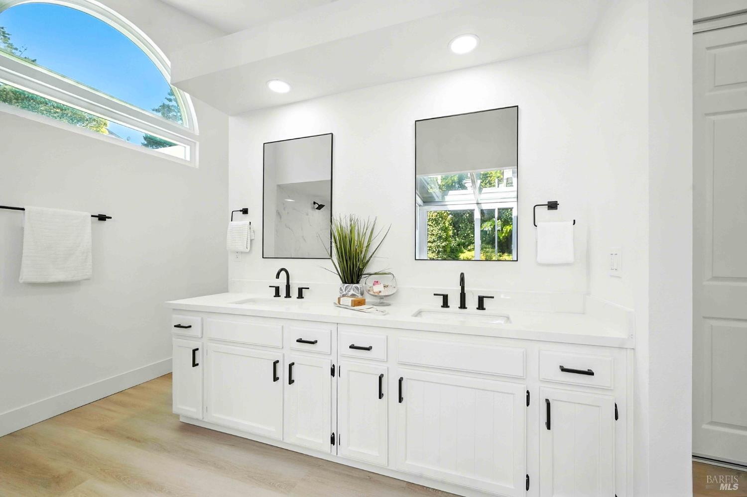 Detail Gallery Image 14 of 25 For 120 Seawind Dr, Vallejo,  CA 94590 - 3 Beds | 2 Baths