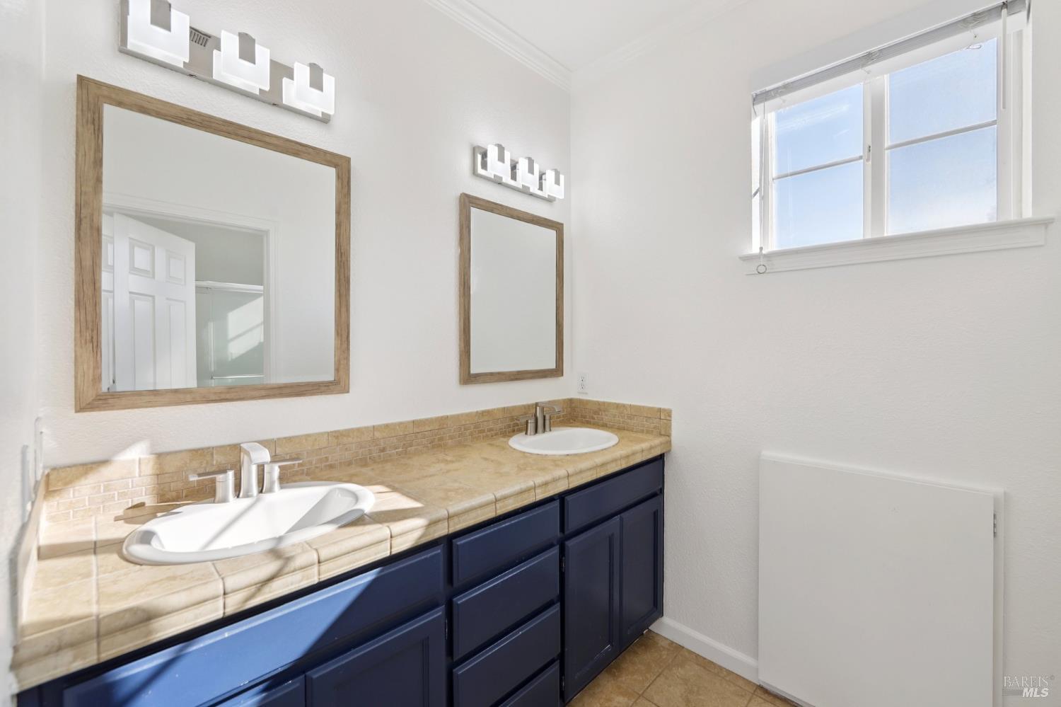 Detail Gallery Image 21 of 33 For 1888 Leaning Oak Dr, Fairfield,  CA 94534 - 3 Beds | 2/1 Baths
