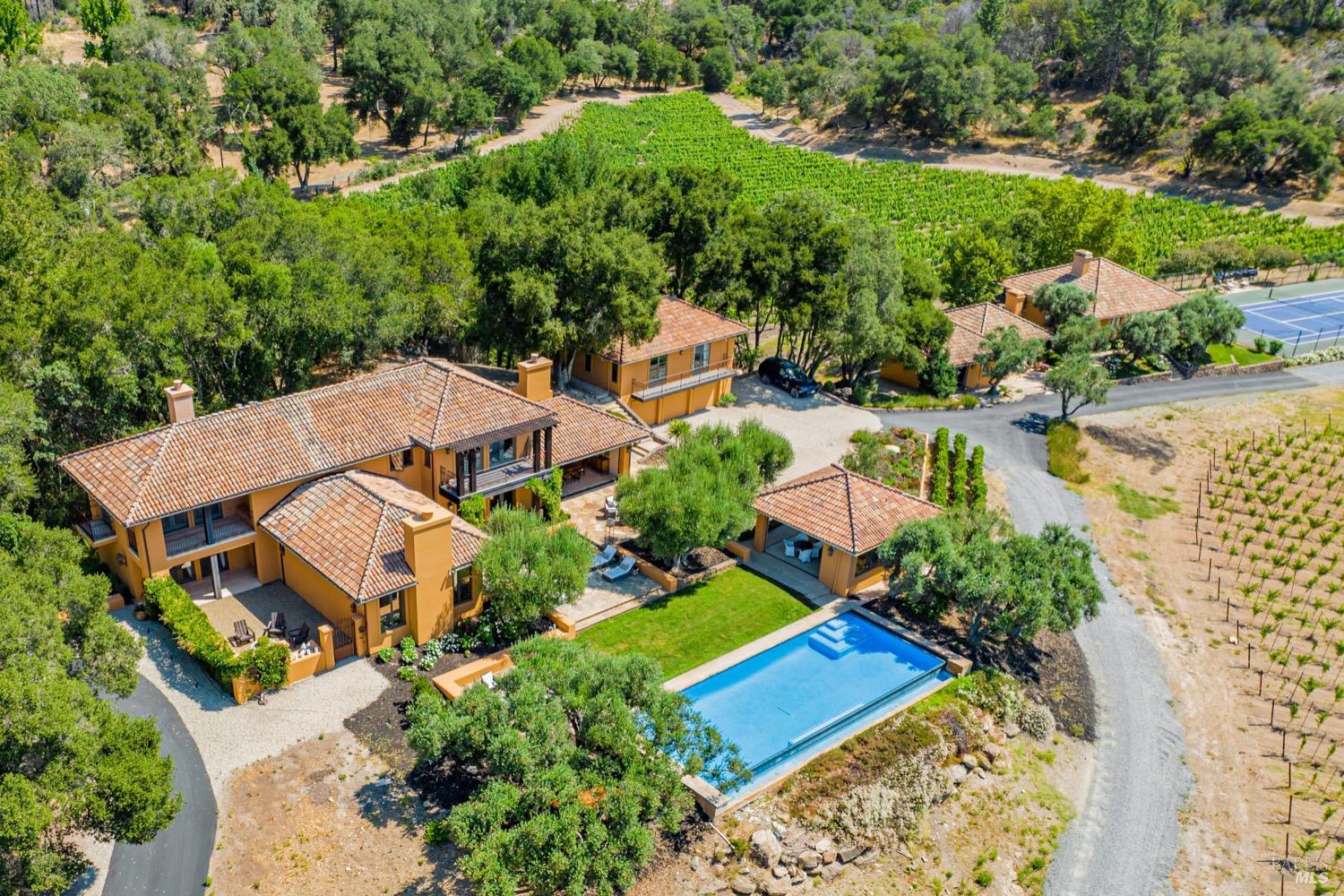Detail Gallery Image 3 of 98 For 8320 Franz Valley Rd, Calistoga,  CA 94515 - 8 Beds | 8/2 Baths