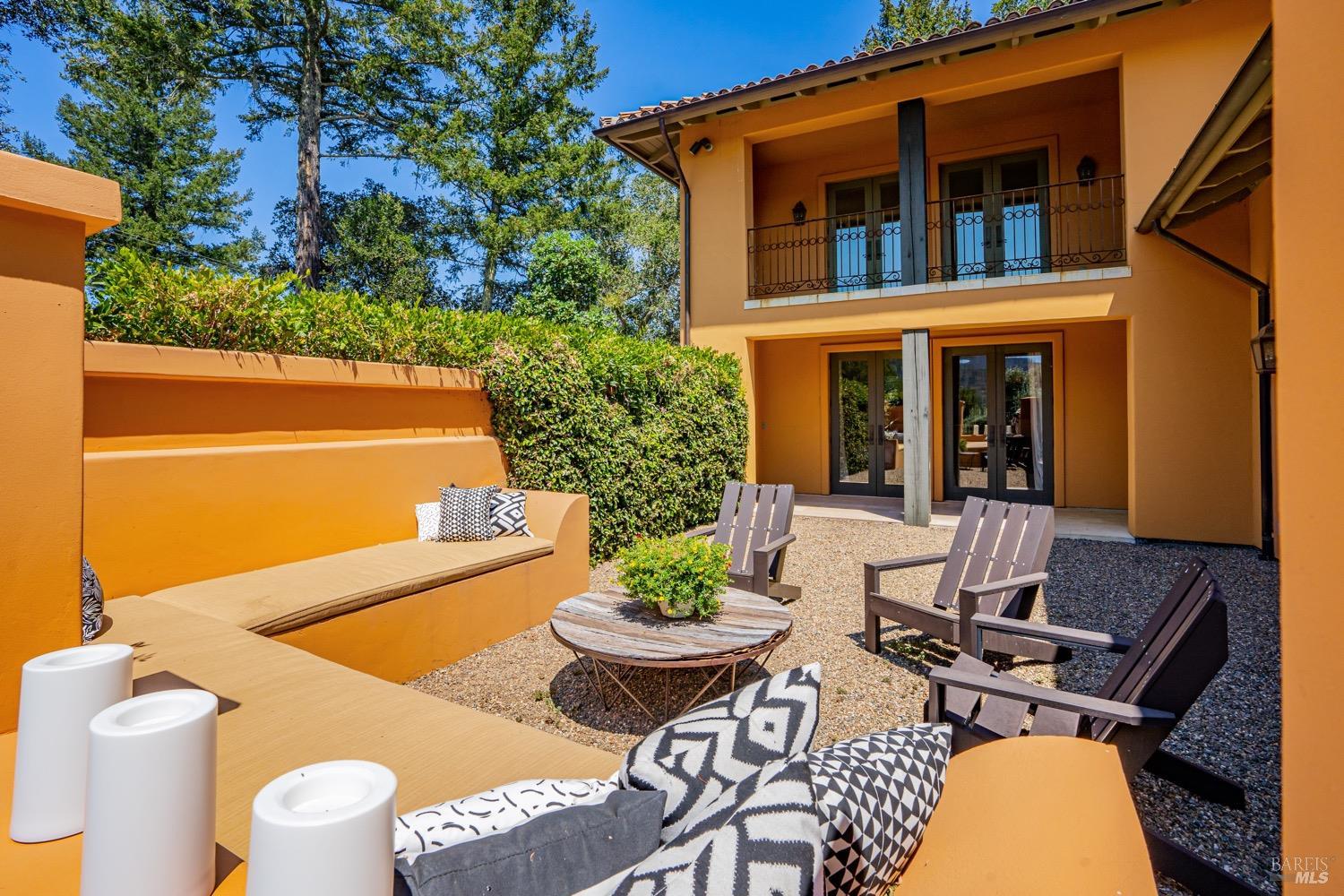 Detail Gallery Image 32 of 98 For 8320 Franz Valley Rd, Calistoga,  CA 94515 - 8 Beds | 8/2 Baths