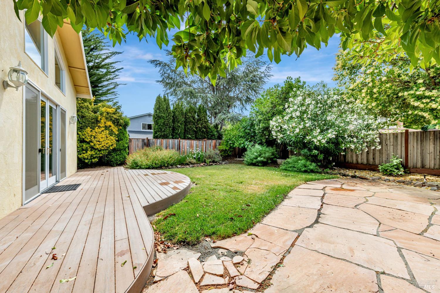 Detail Gallery Image 38 of 44 For 3 La Noche Ct, Novato,  CA 94945 - 4 Beds | 3 Baths