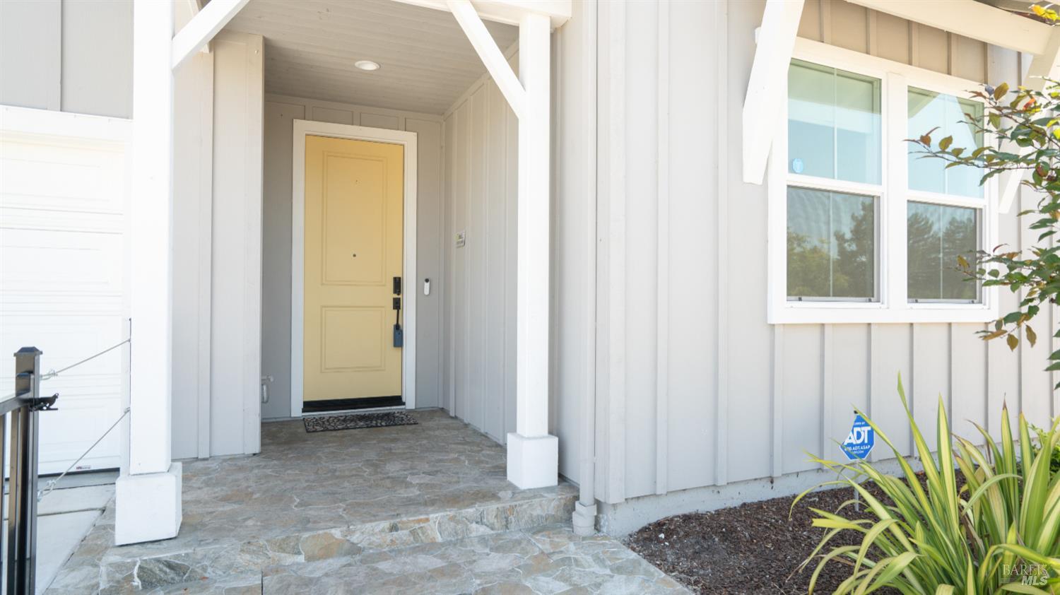 Detail Gallery Image 4 of 81 For 1421 Oak Cir, Rohnert Park,  CA 94928 - 4 Beds | 3/1 Baths
