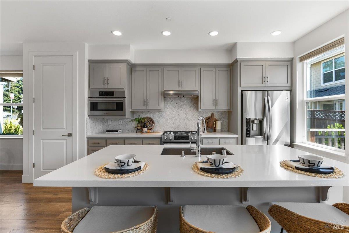 Detail Gallery Image 13 of 35 For 901 Prospect Ave, Santa Rosa,  CA 95409 - 4 Beds | 2/1 Baths