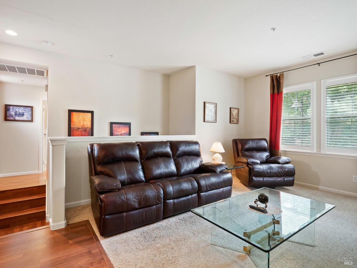 Detail Gallery Image 6 of 28 For 165 Stonegate Cir #E,  Cloverdale,  CA 95425 - 2 Beds | 2 Baths