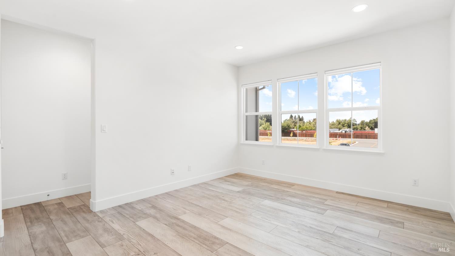 Detail Gallery Image 40 of 81 For 1421 Oak Cir, Rohnert Park,  CA 94928 - 4 Beds | 3/1 Baths