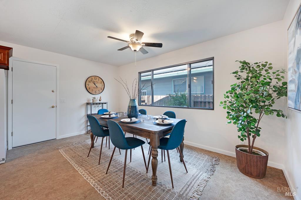 Detail Gallery Image 14 of 37 For 5012 Parkhurst Dr, Santa Rosa,  CA 95409 - 4 Beds | 2 Baths