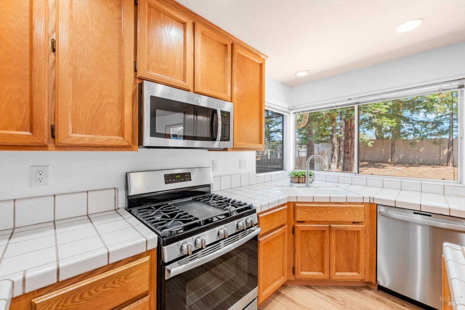 Detail Gallery Image 16 of 48 For 119 Lighthouse Way, Vacaville,  CA 95688 - 4 Beds | 3 Baths