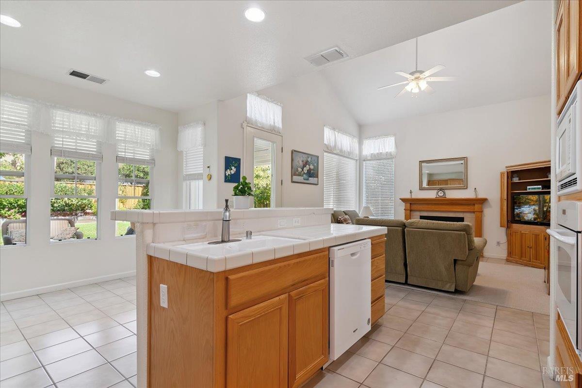 Detail Gallery Image 8 of 34 For 2855 Shelter Hill Dr, Fairfield,  CA 94534 - 4 Beds | 3/1 Baths