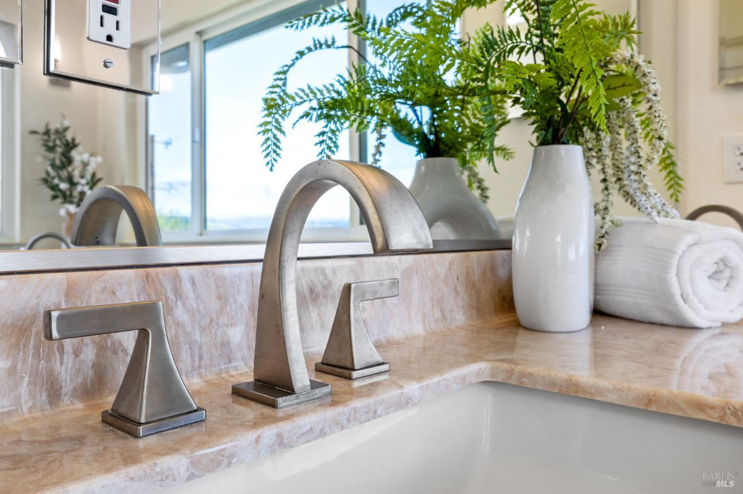 Detail Gallery Image 35 of 75 For 34 Crestwood Dr, San Rafael,  CA 94901 - 4 Beds | 3 Baths