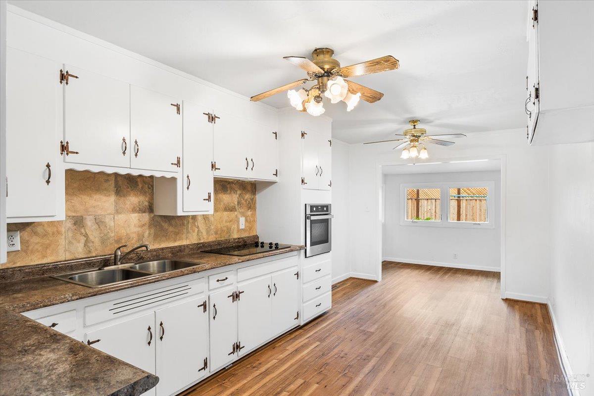 Detail Gallery Image 11 of 37 For 1146 Evans Dr, Santa Rosa,  CA 95405 - 4 Beds | 2 Baths