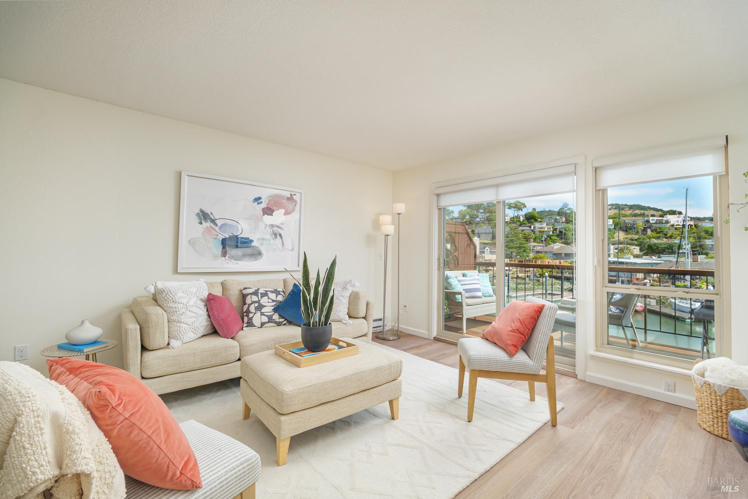 Detail Gallery Image 3 of 33 For 490 Canal St #19,  San Rafael,  CA 94901 - 2 Beds | 1/1 Baths