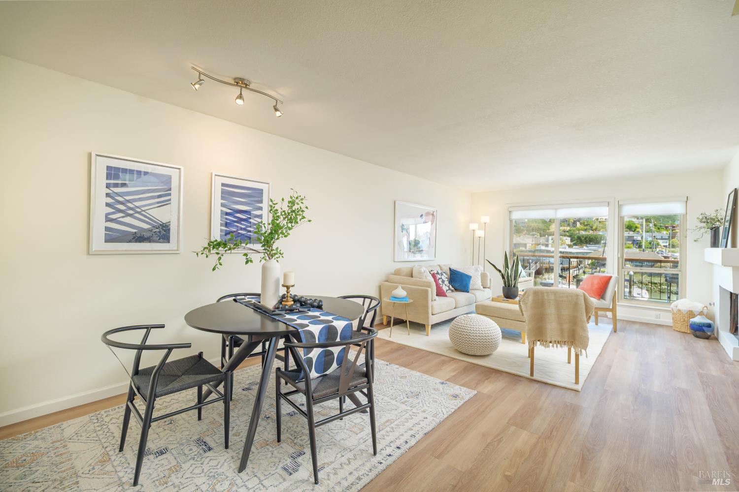 Detail Gallery Image 2 of 33 For 490 Canal St #19,  San Rafael,  CA 94901 - 2 Beds | 1/1 Baths
