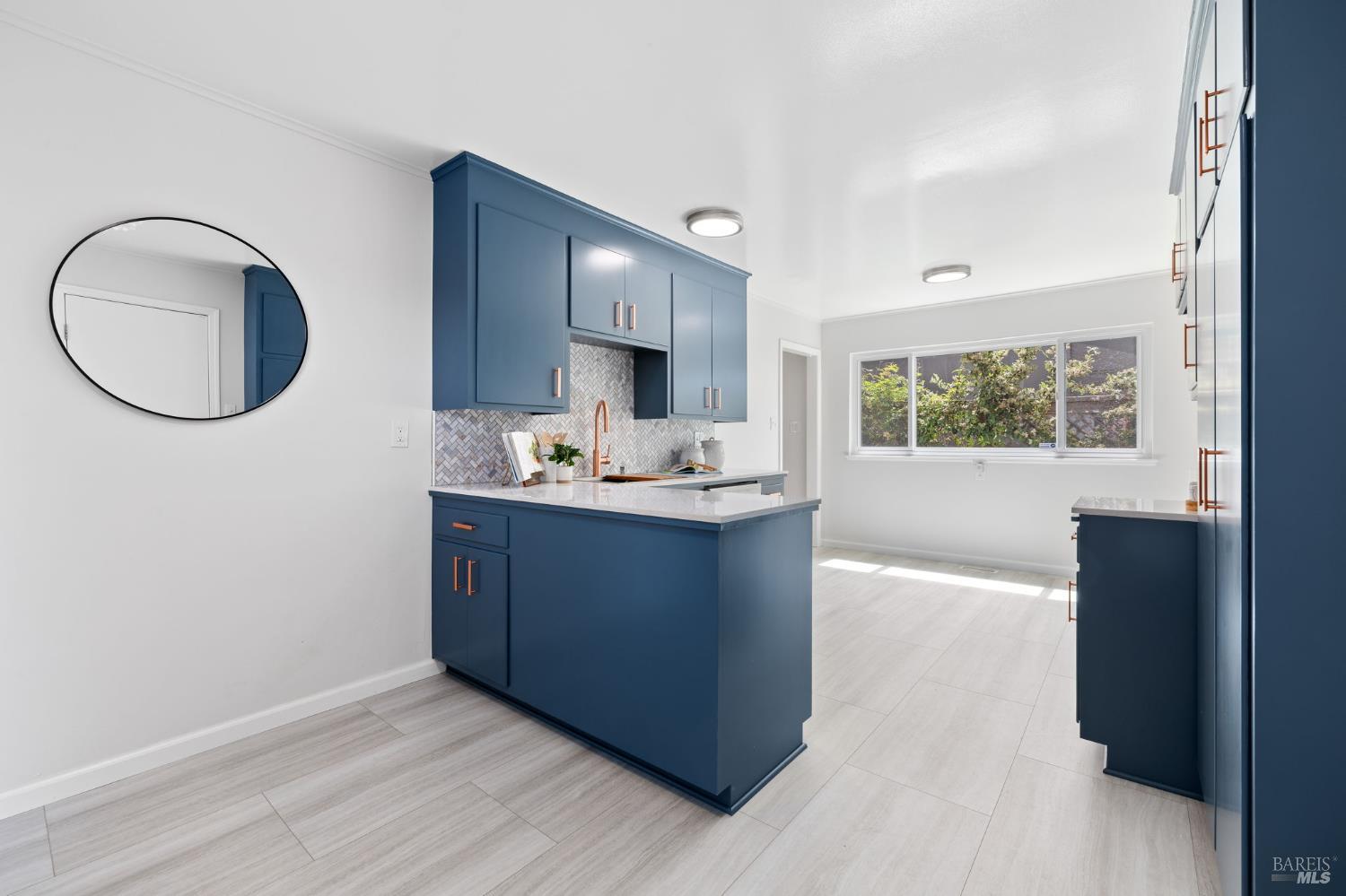 Detail Gallery Image 10 of 75 For 34 Crestwood Dr, San Rafael,  CA 94901 - 4 Beds | 3 Baths