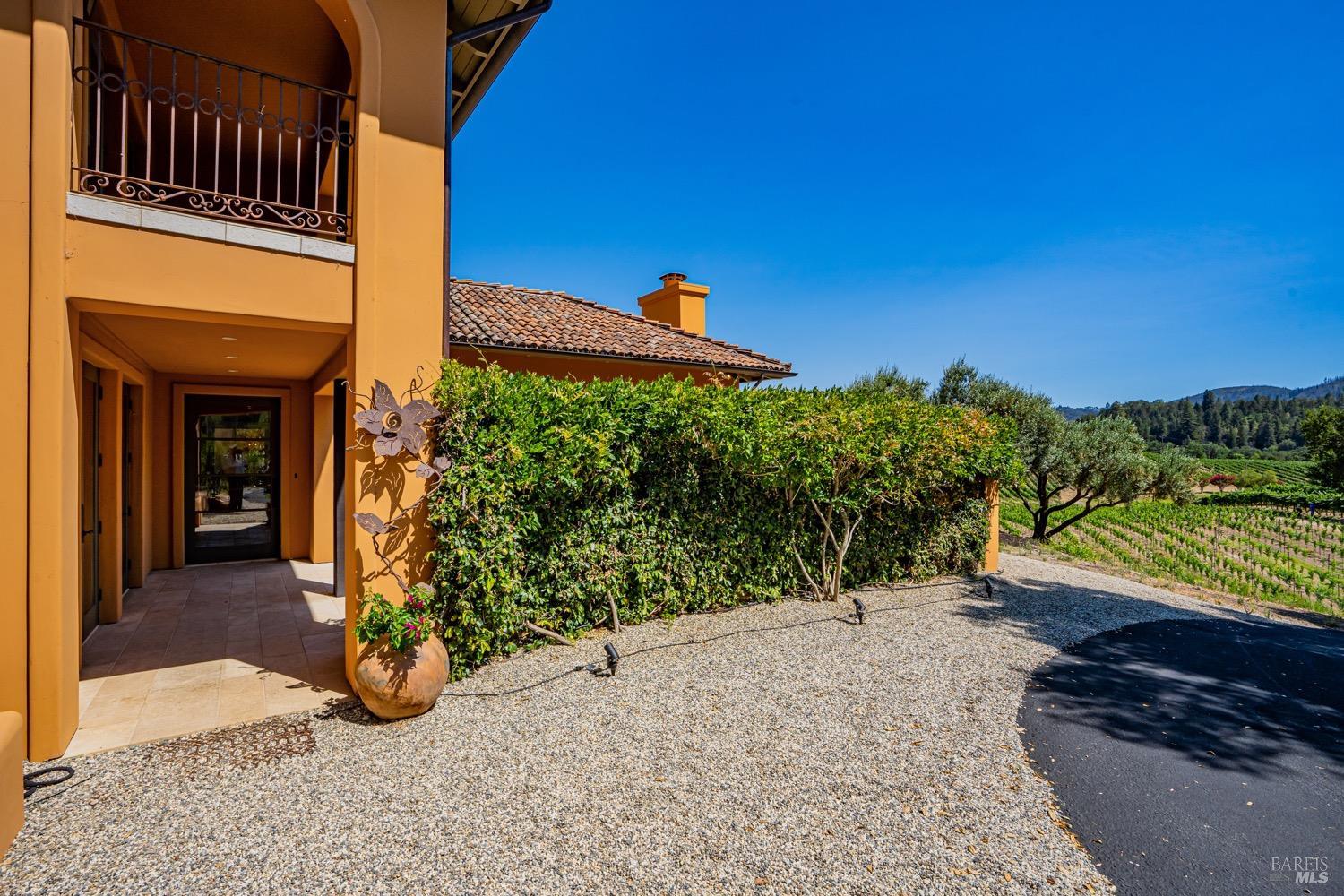 Detail Gallery Image 9 of 98 For 8320 Franz Valley Rd, Calistoga,  CA 94515 - 8 Beds | 8/2 Baths