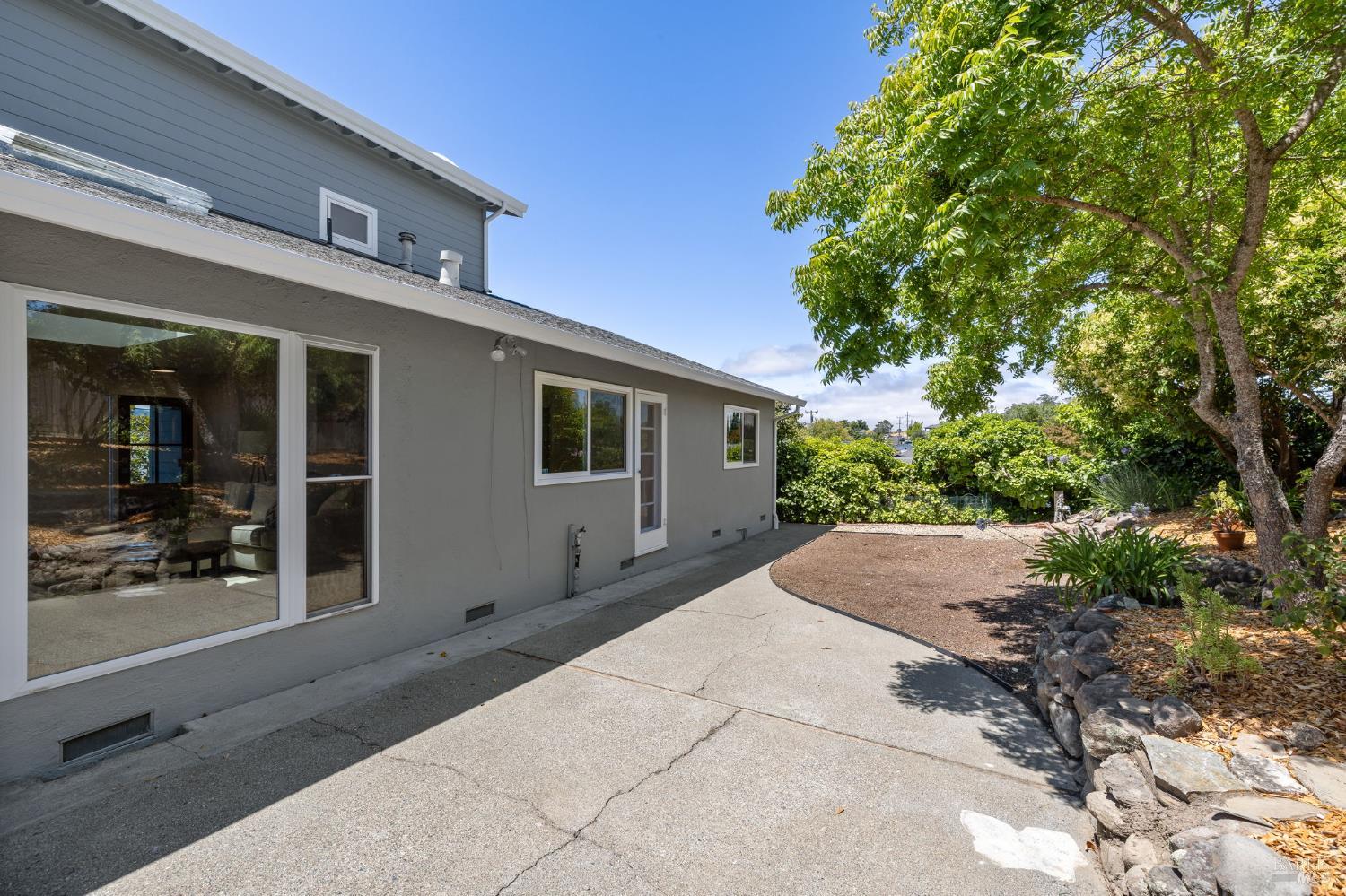 Detail Gallery Image 47 of 75 For 34 Crestwood Dr, San Rafael,  CA 94901 - 4 Beds | 3 Baths
