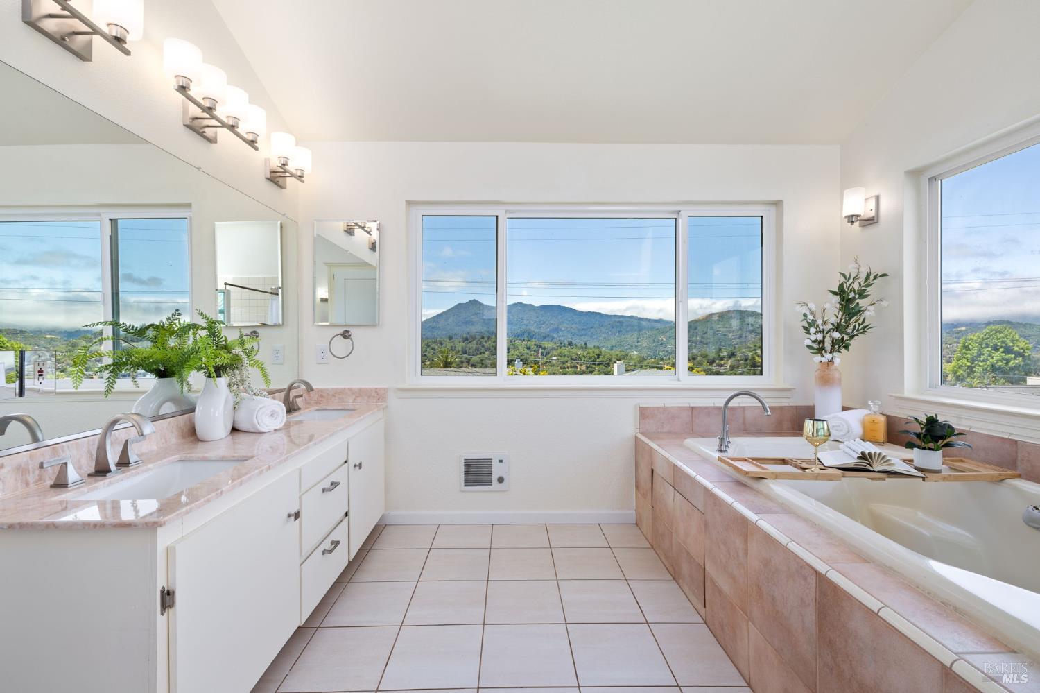 Detail Gallery Image 32 of 75 For 34 Crestwood Dr, San Rafael,  CA 94901 - 4 Beds | 3 Baths