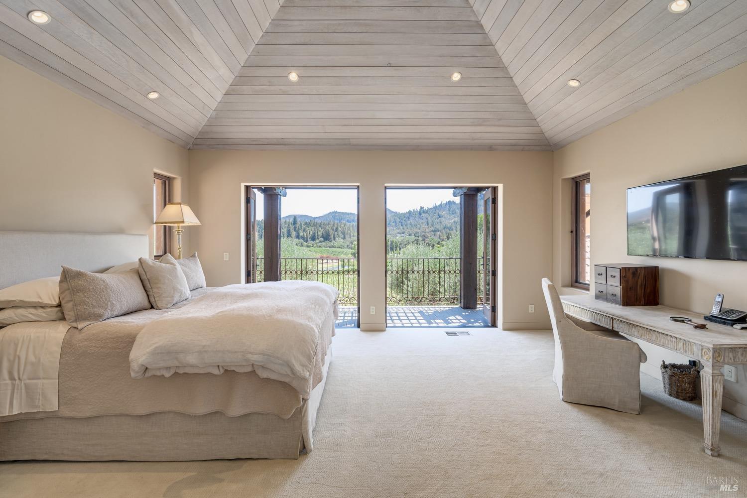 Detail Gallery Image 23 of 98 For 8320 Franz Valley Rd, Calistoga,  CA 94515 - 8 Beds | 8/2 Baths