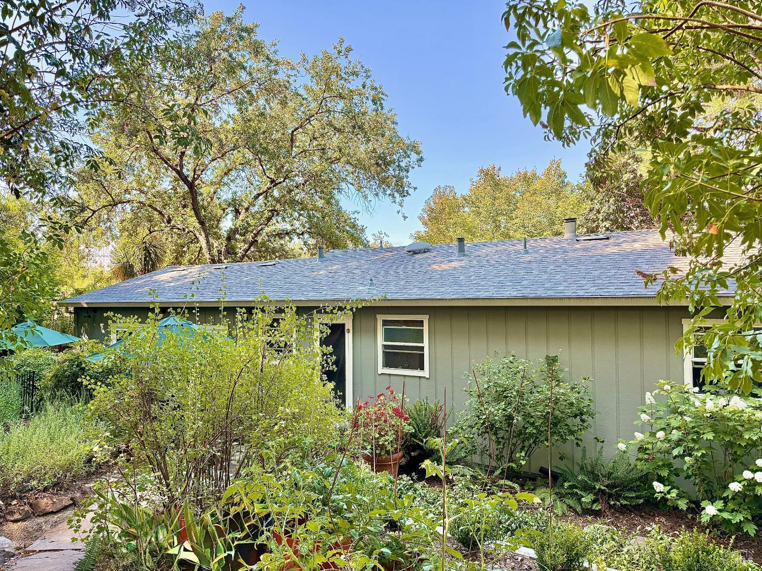 Detail Gallery Image 37 of 52 For 4165 Shook Rd, Sebastopol,  CA 95472 - 3 Beds | 2 Baths